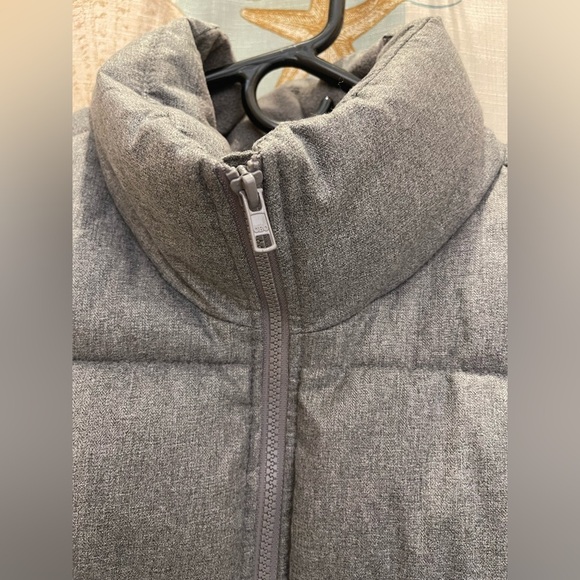 Old Navy Gray  Womens Puffer Vest Zip Pockets Fall Fashion Weather Lg Snap EUC - Picture 7 of 13